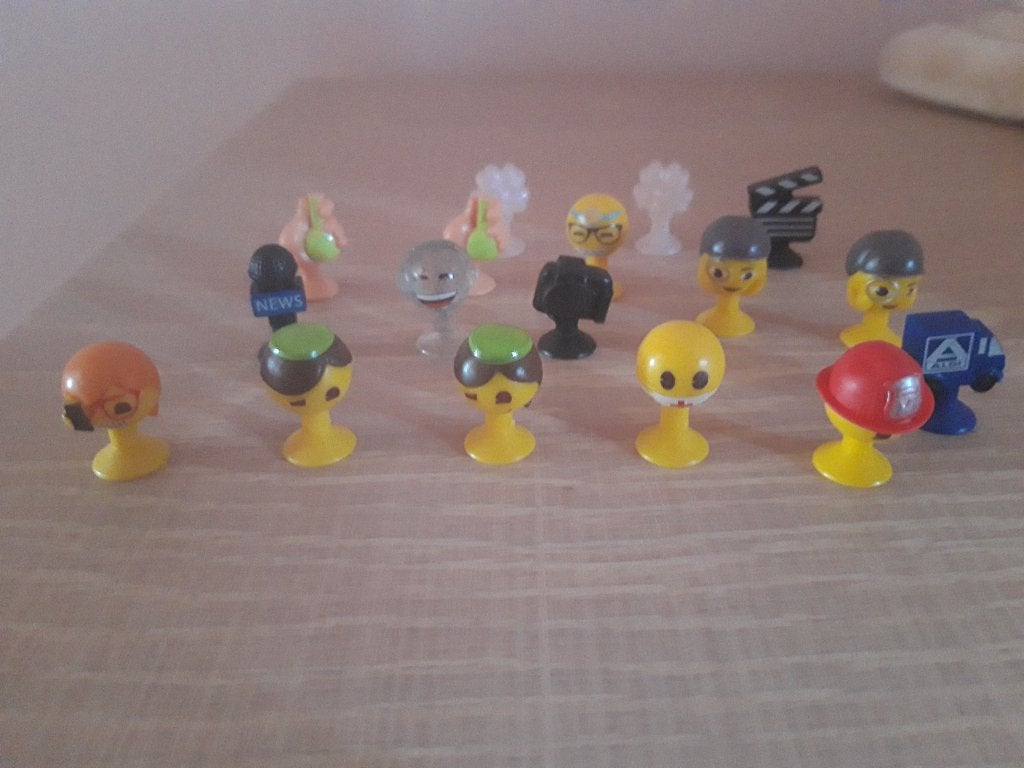 Emoji 2024 Vivi vlogstar, Nelly Nurse, DJ Sparkle ruilen, Verzamelen, Aldi, Ophalen