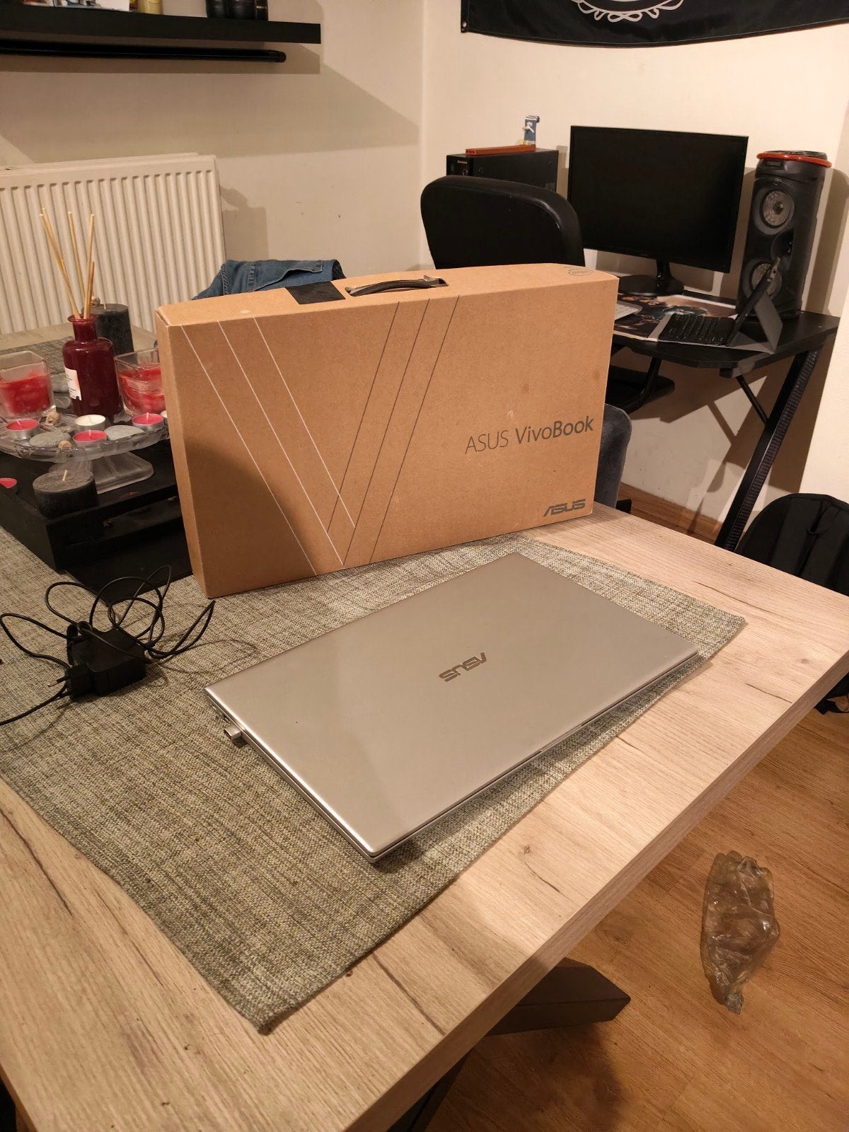 ASUS Vivobook 17 (17,3 pouces) Intel i3,8 Go de RAM, Enlèvement, Comme neuf