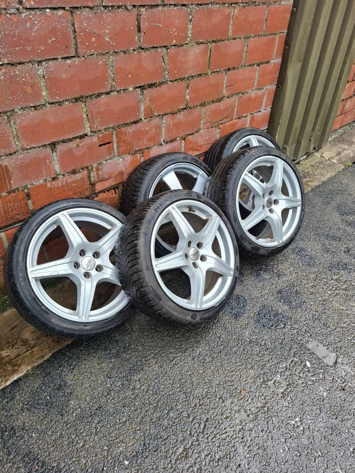 Winterbanden 205/40 R17 (audi A1), Auto-onderdelen, Banden en Velgen, Ophalen, Winterbanden, Band(en)