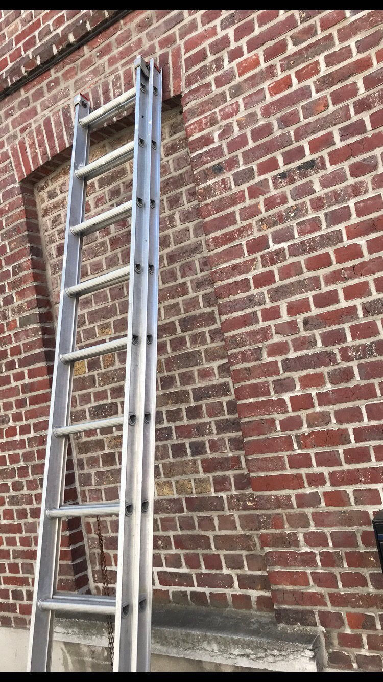 LADDER 2 x 12 TREDEN UİTSCHUİFBAAR EN PROFECİONEEL, Doe-het-zelf en Bouw, Ladders en Trappen, Gebruikt, Ophalen of Verzenden, Ladder