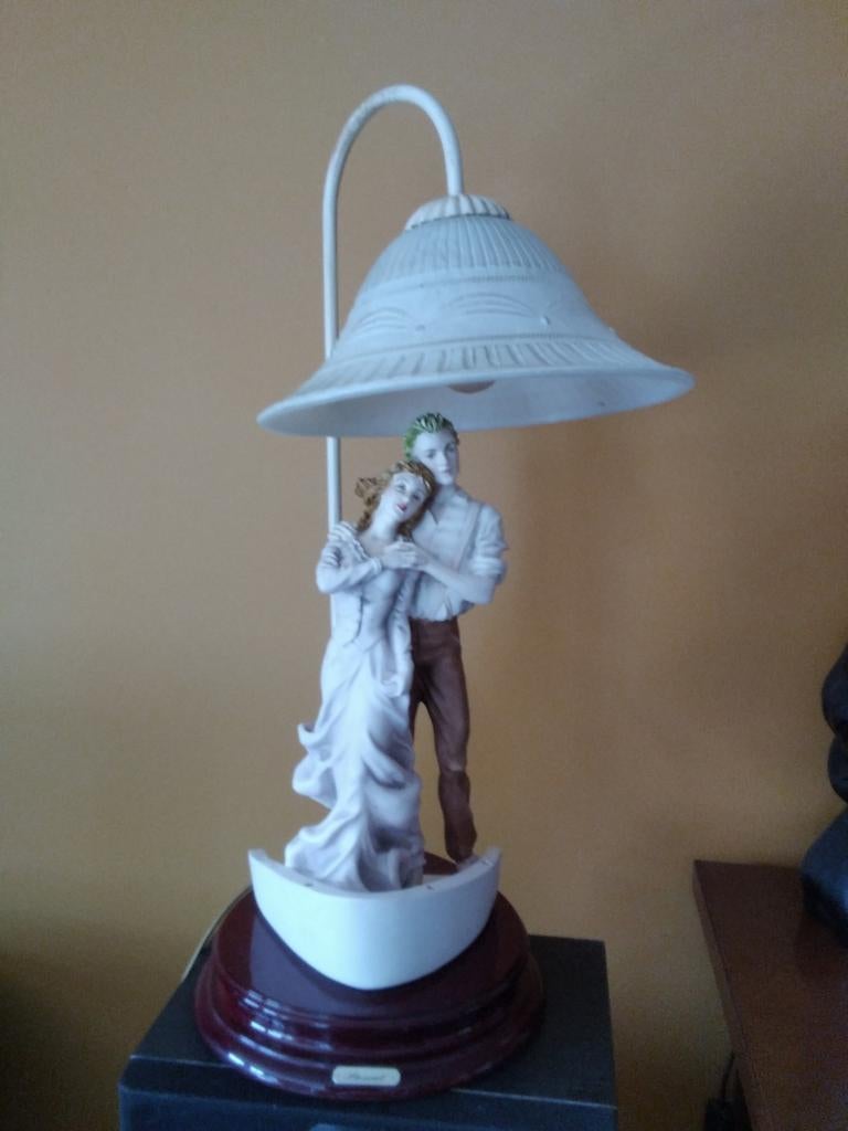 Lamp in capodimonte, Enlèvement