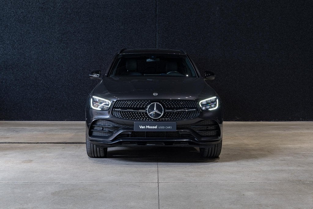 Mercedes-Benz GLC 300d 4MATIC AMG LINE+NIGHTPACK+ILS +NAVI, Autos, Mercedes-Benz, Argent ou Gris, Entreprise, 2000 kg, Carnet d'entretien