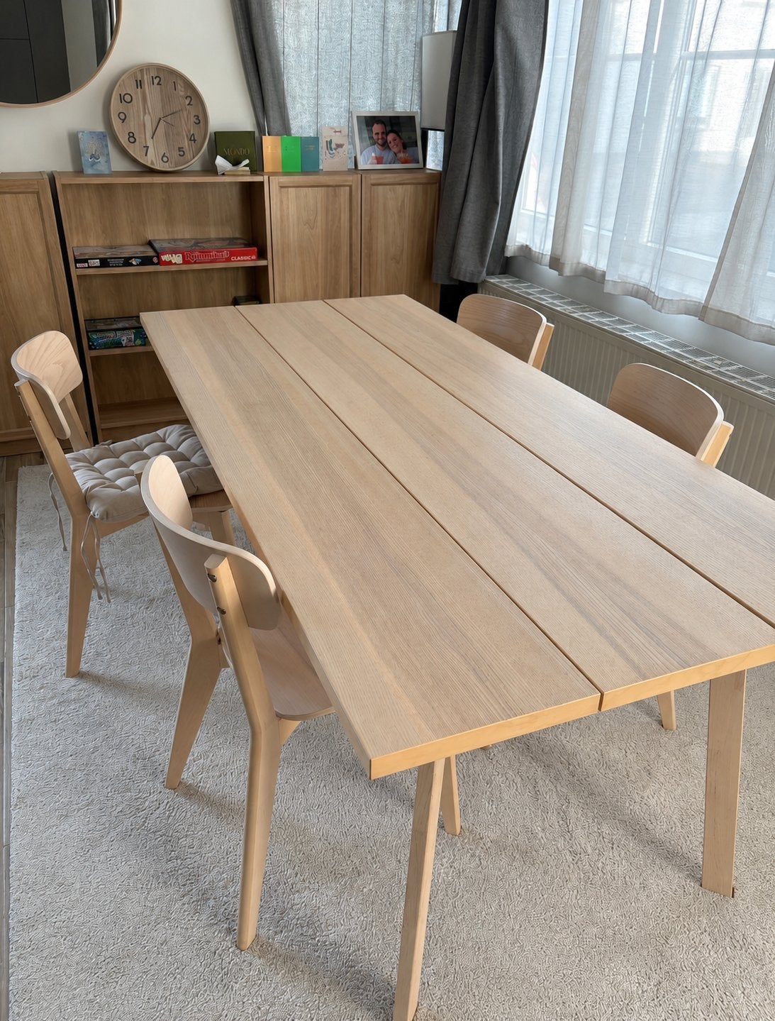 Ikea Eettafel met 4 stoelen in lichte houtlook, 150 à 200 cm, Cinq personnes ou plus, Comme neuf, Enlèvement