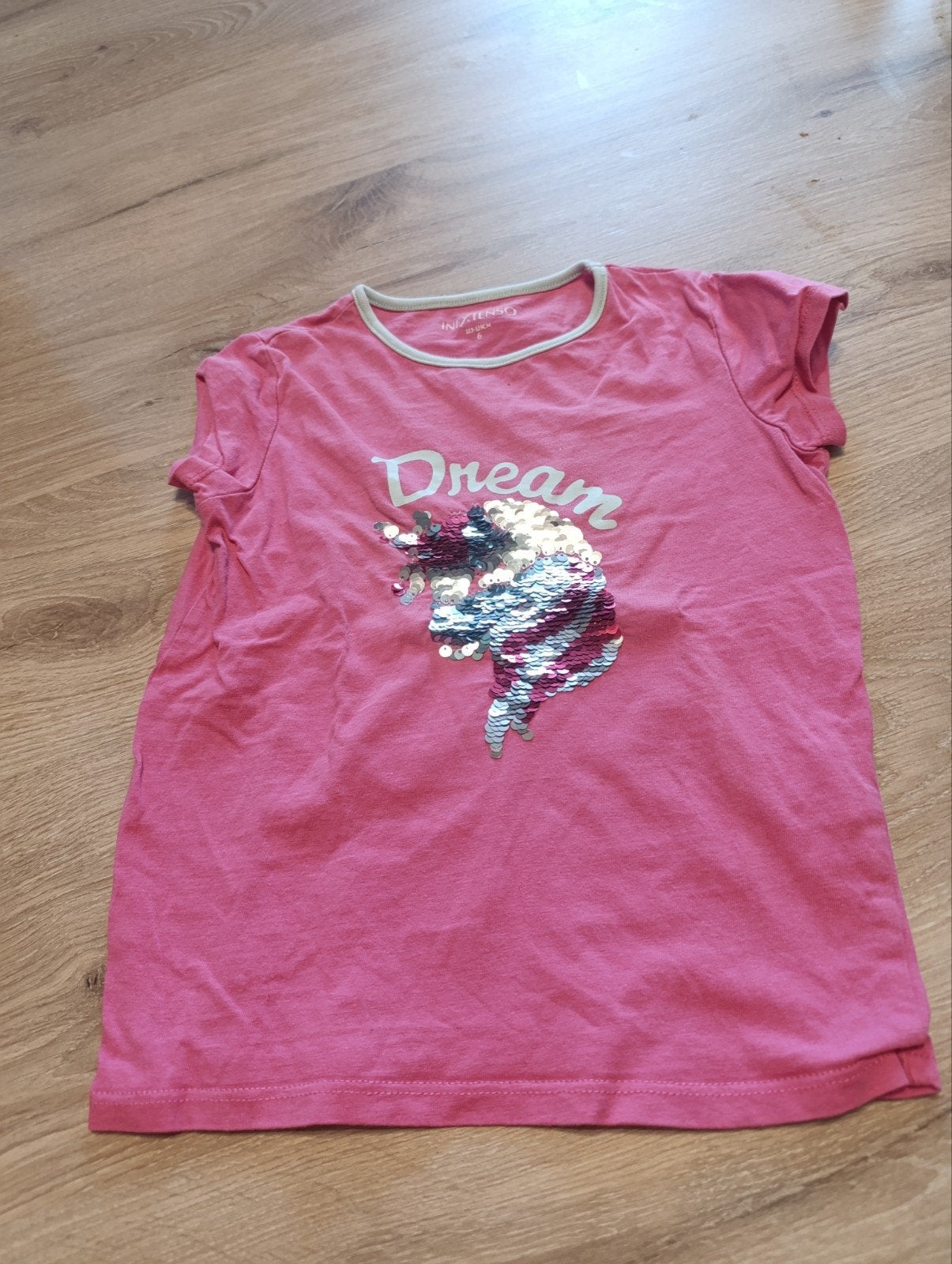 a vendre une petite blouse taille 5 6 ans, Enlèvement