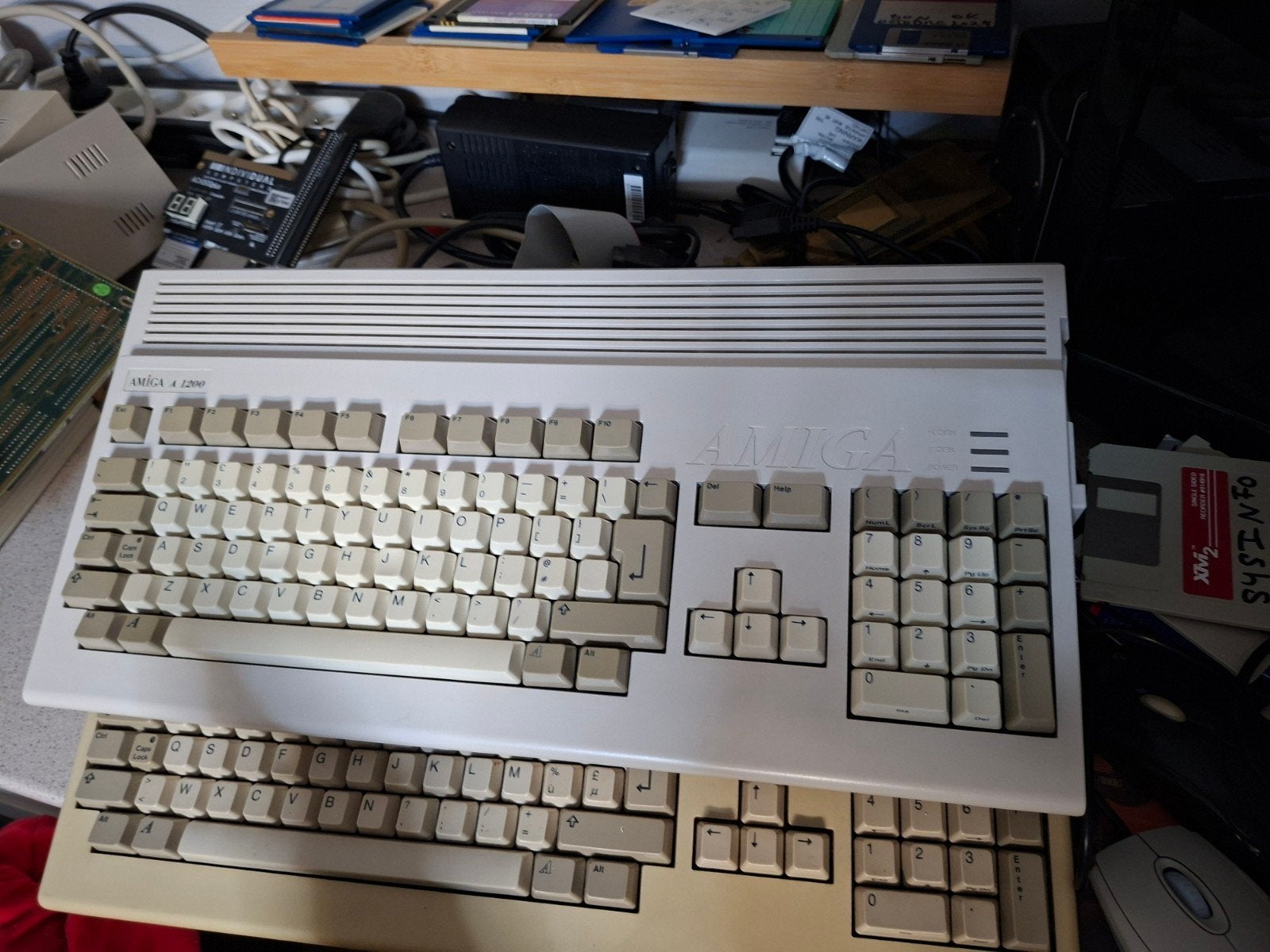 a vendre amiga 1200 tester avec sysinfo fonctionne, Informatique & Logiciels, Ordinateurs Vintage, Enlèvement