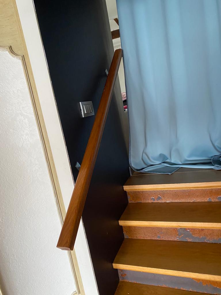 Mooie houten trapleuning dubbel, Doe-het-zelf en Bouw, Ladders en Trappen, Ophalen, Zo goed als nieuw