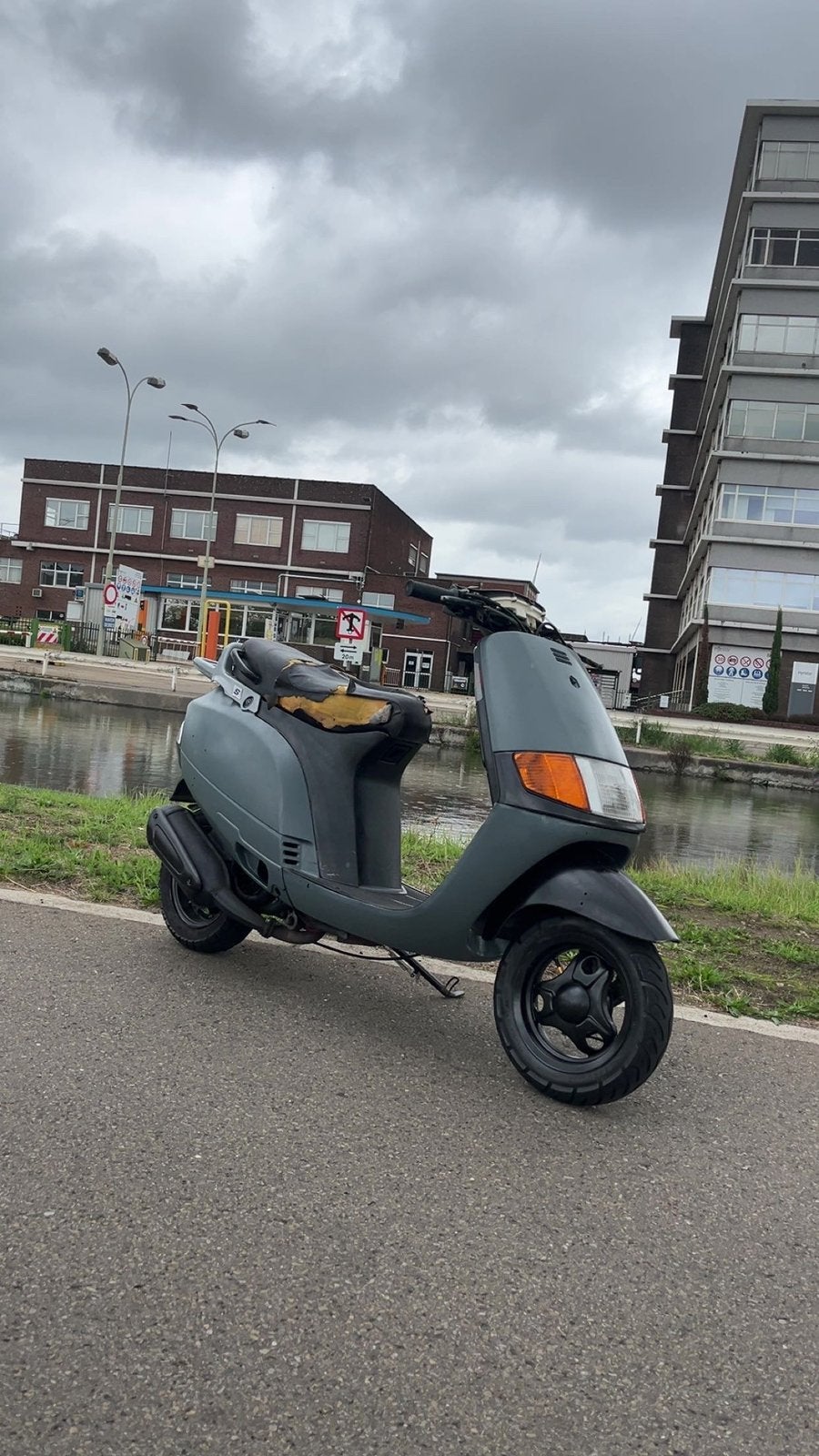Sfera 125cc  geen paps, Ophalen, Zo goed als nieuw