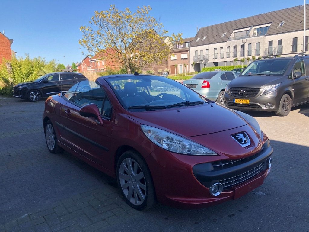 Peugeot 207 CC – 1.6Benzine Bj 2008 80000km Direct Rijklaar, Auto's, Peugeot, Voorwielaandrijving, Zwart, 4 cilinders, 1600 cc