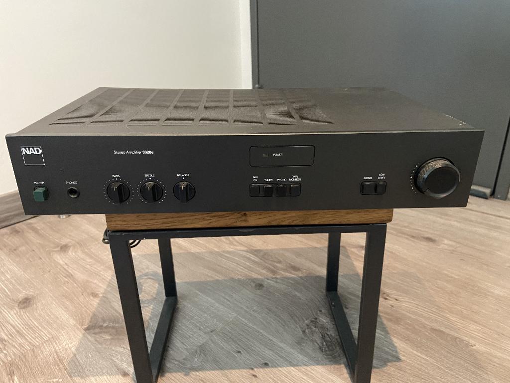 NAD 3020e versterker 140W, Autres marques, Enlèvement, 120 watts ou plus, Stéréo