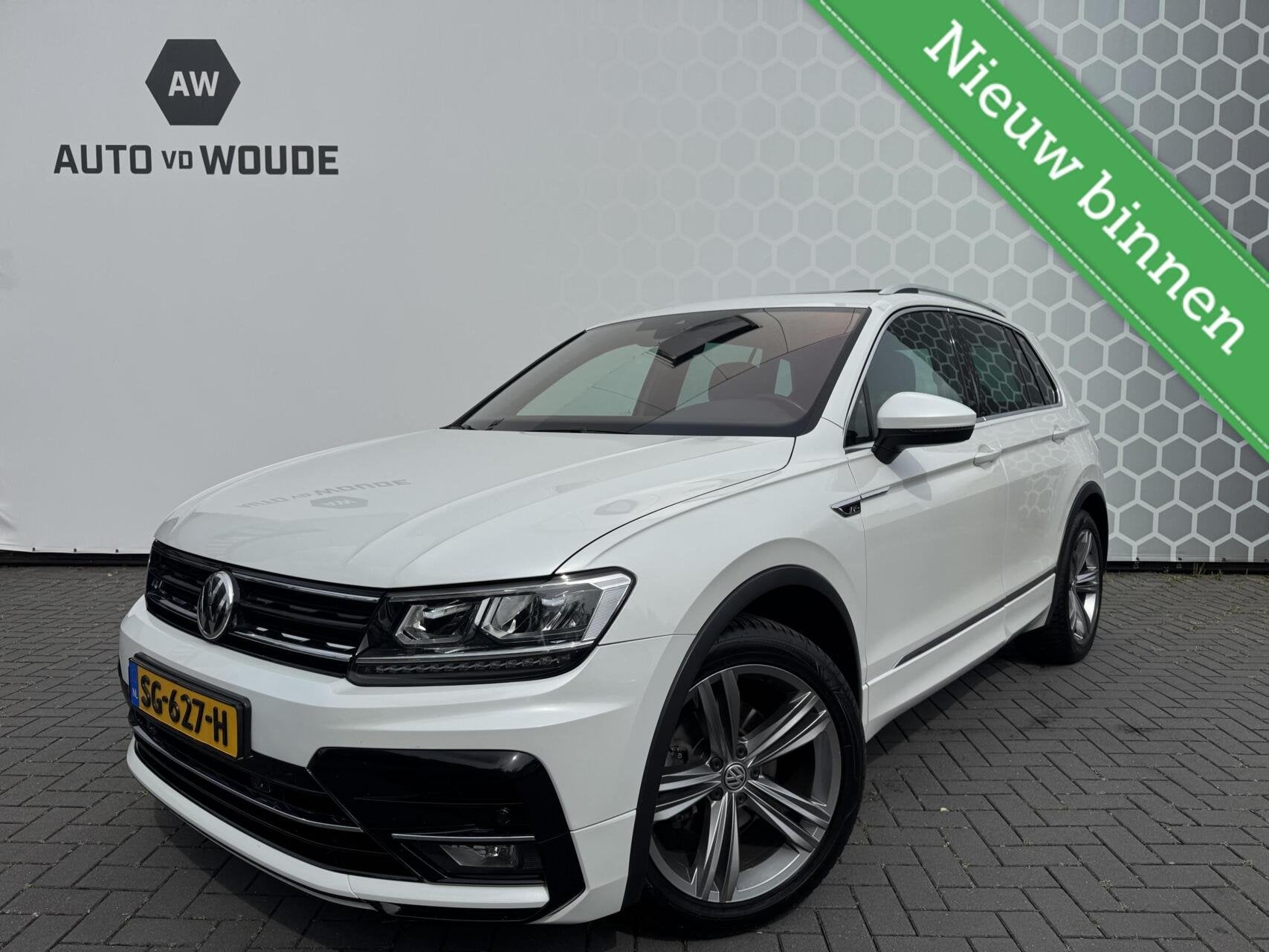 Volkswagen Tiguan 1.4 TSI Highline R-line PANO NAP Trekhaak, Auto's, Volkswagen, Stof, 4 cilinders, 5 zetels, 5 deurs