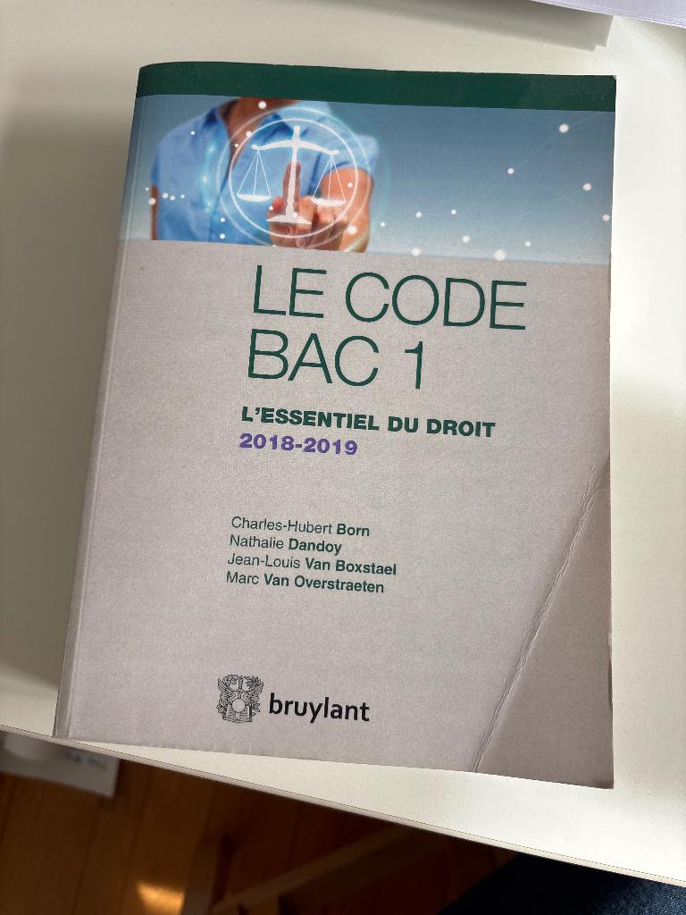Le code bac 1 l’essentiel du droit 2018-2019, Livres, Enlèvement ou Envoi, Utilisé, Enseignement supérieur