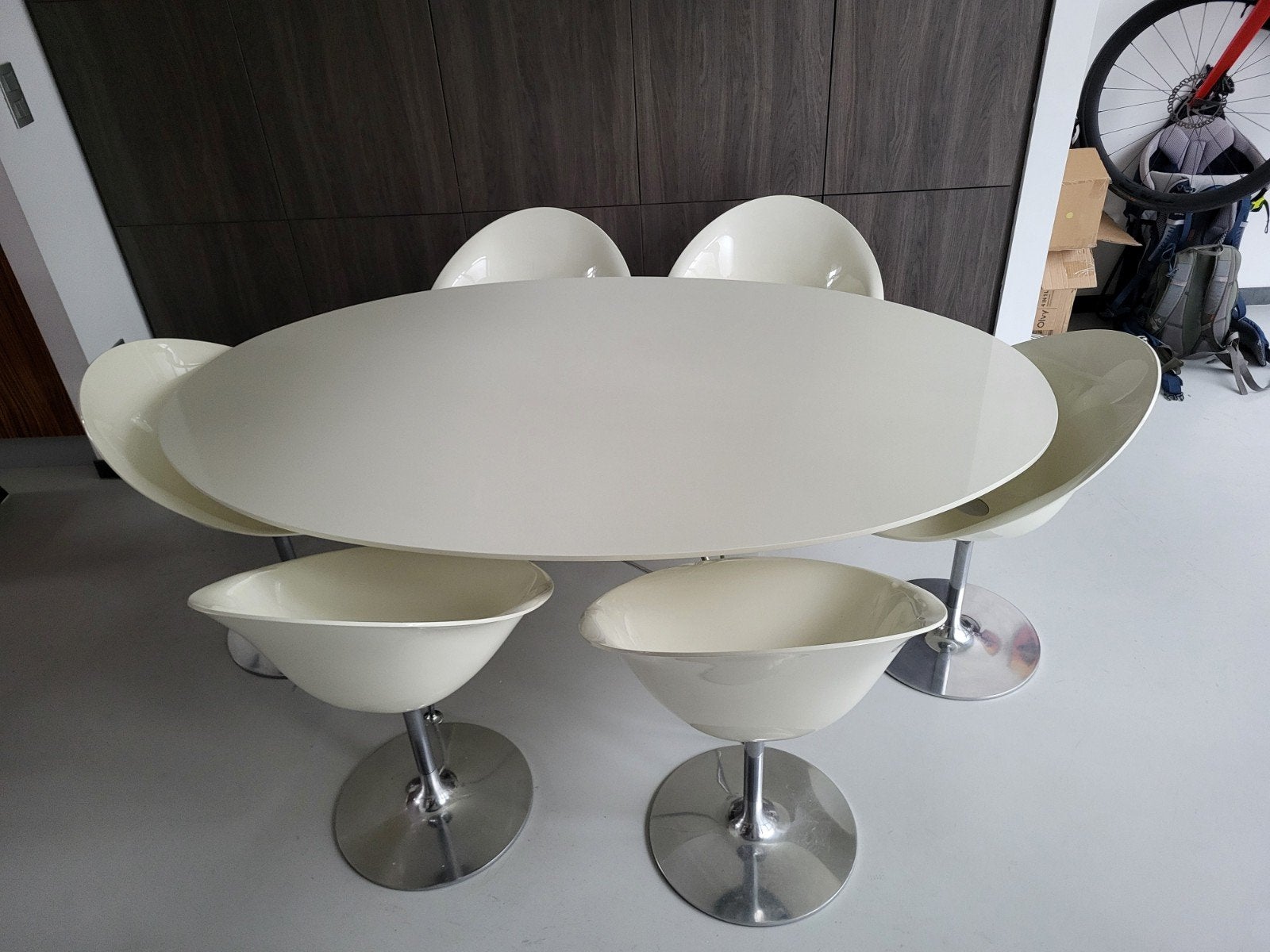Design Glossy Oval eettafel van Kartell met 6 designstoelen, Antiek en Kunst, Ophalen, Wit, Gemerkt, Kunststof