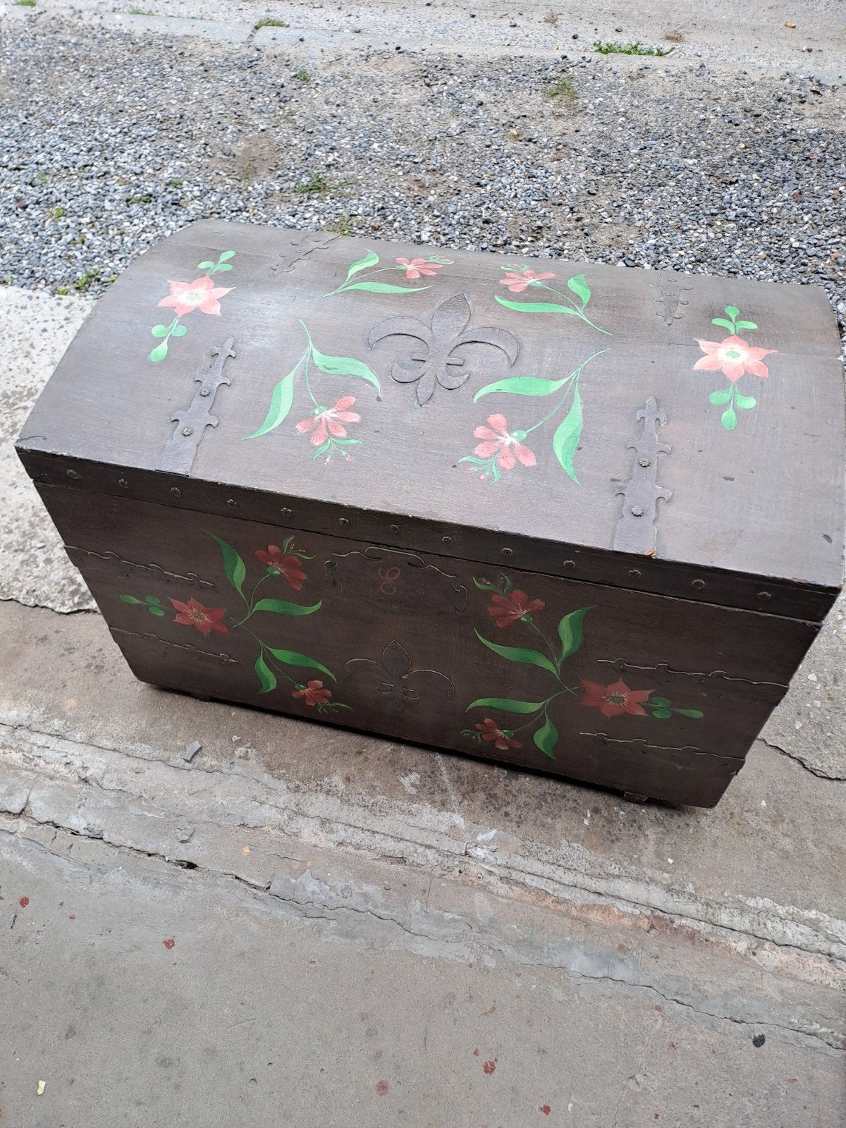 coffre en bois, Enlèvement