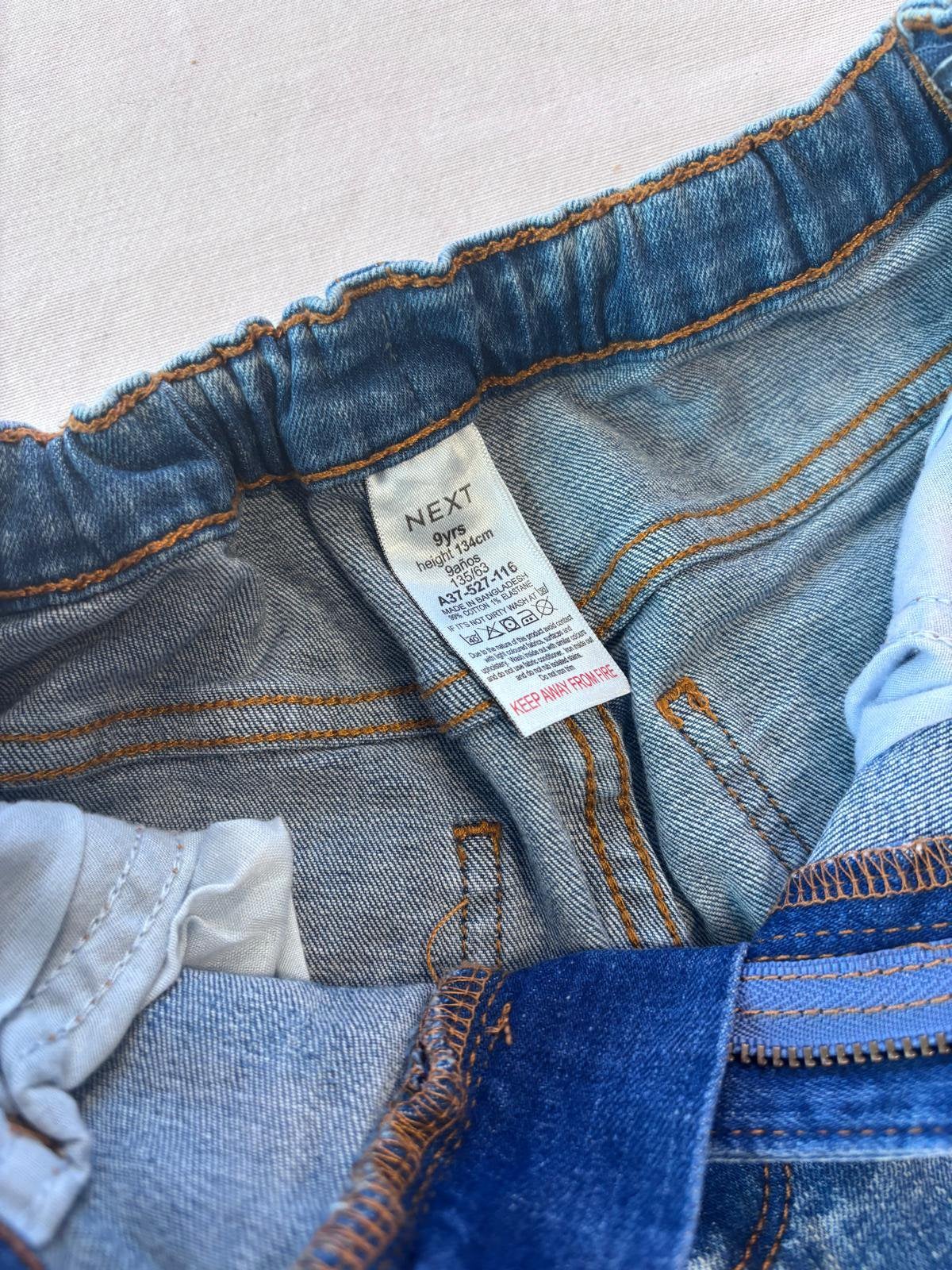 Short jongen, Ophalen, Gedragen