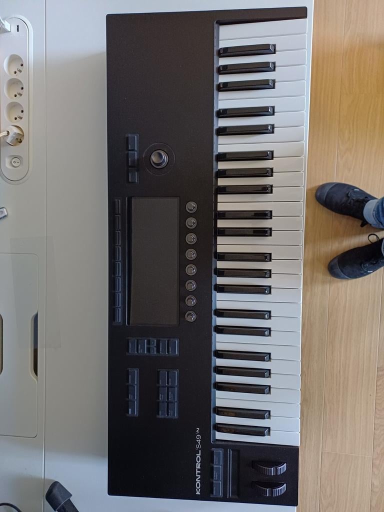 Kontrol s49 + komplete ULTIMATE 15 (SOUS GARANTIE), Musique & Instruments