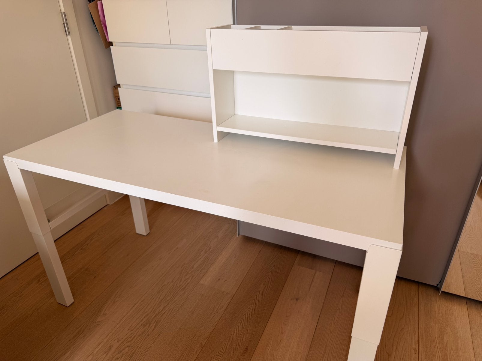Children adjustable desk with an organiser, Ophalen, Gebruikt, Tafel(s)