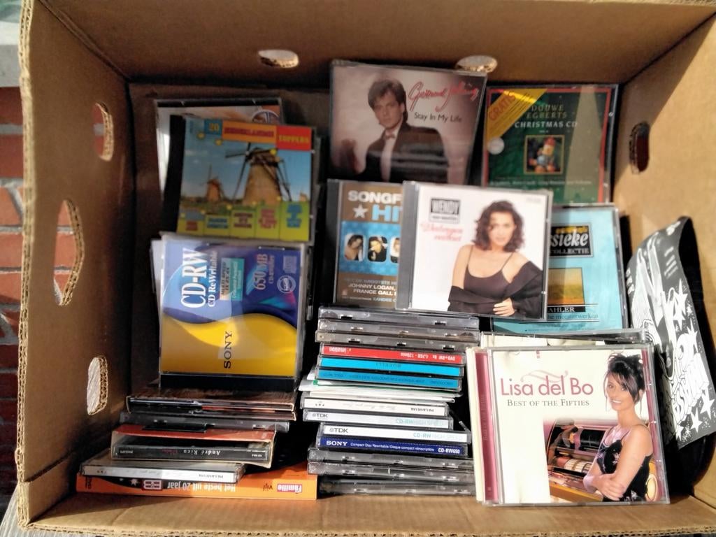 Doos   met  cd  muziek  jaren  70 80, Enlèvement