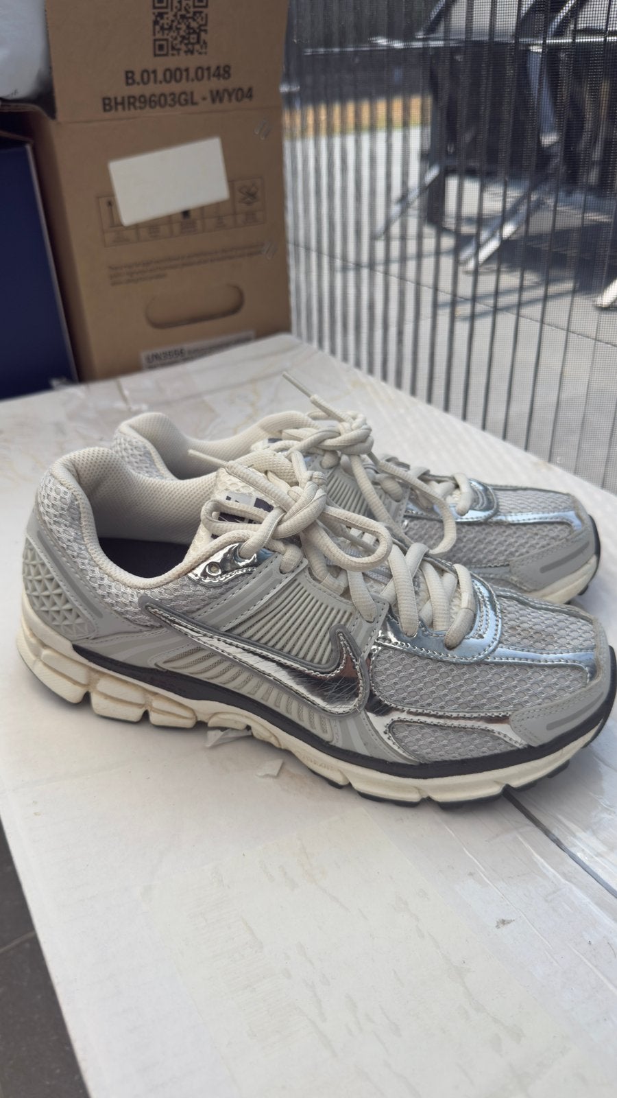 nike zoom vomero 5, Sport en Fitness, Gebruikt, Ophalen of Verzenden, Overige sporten, Hardloopschoenen