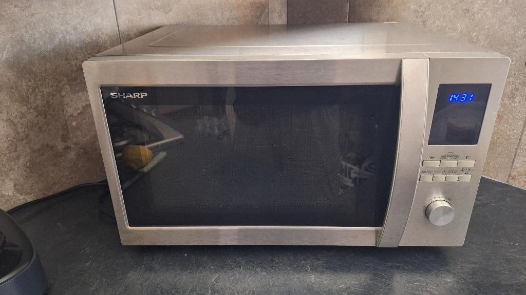 Combi microgolf oven SHARP in perfecte staat, Elektronische apparatuur, Microgolfovens, Ophalen, Zo goed als nieuw, Vrijstaand
