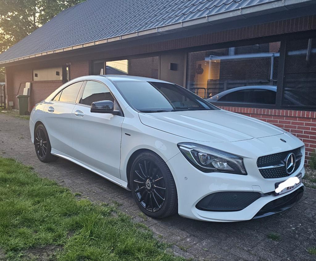 Mercedes-Benz CLA 180  AMG Line, Auto's, 4 cilinders, Wit, Bedrijf, Onderhoudsboekje