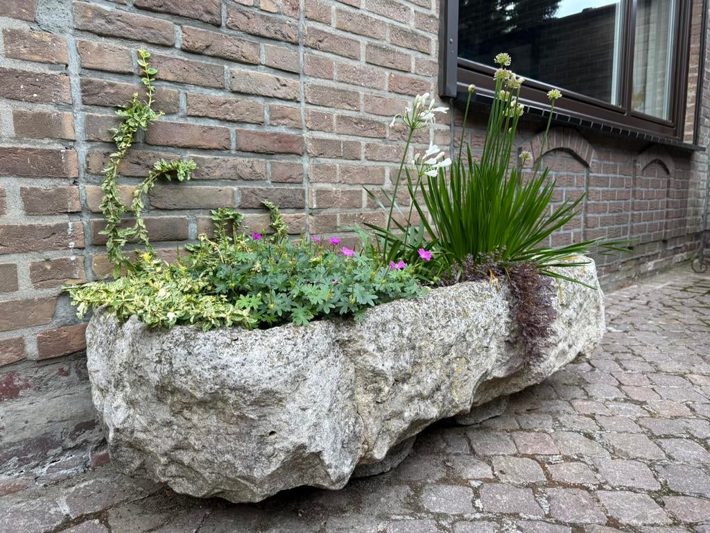 Prachtige stijlvolle natuursteen plantenbak, Tuin en Terras, Ophalen, Zo goed als nieuw