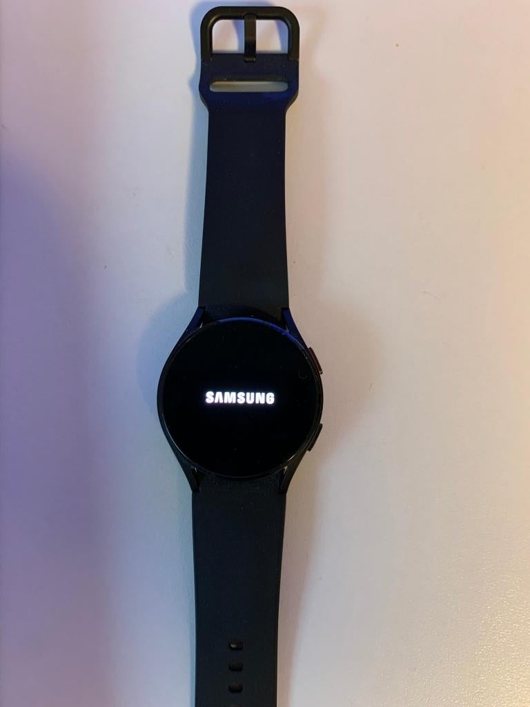 Samsung Galaxy Watch 4 - LTE - GPS -WIFI Très bien, Enlèvement ou Envoi, GPS, Neuf