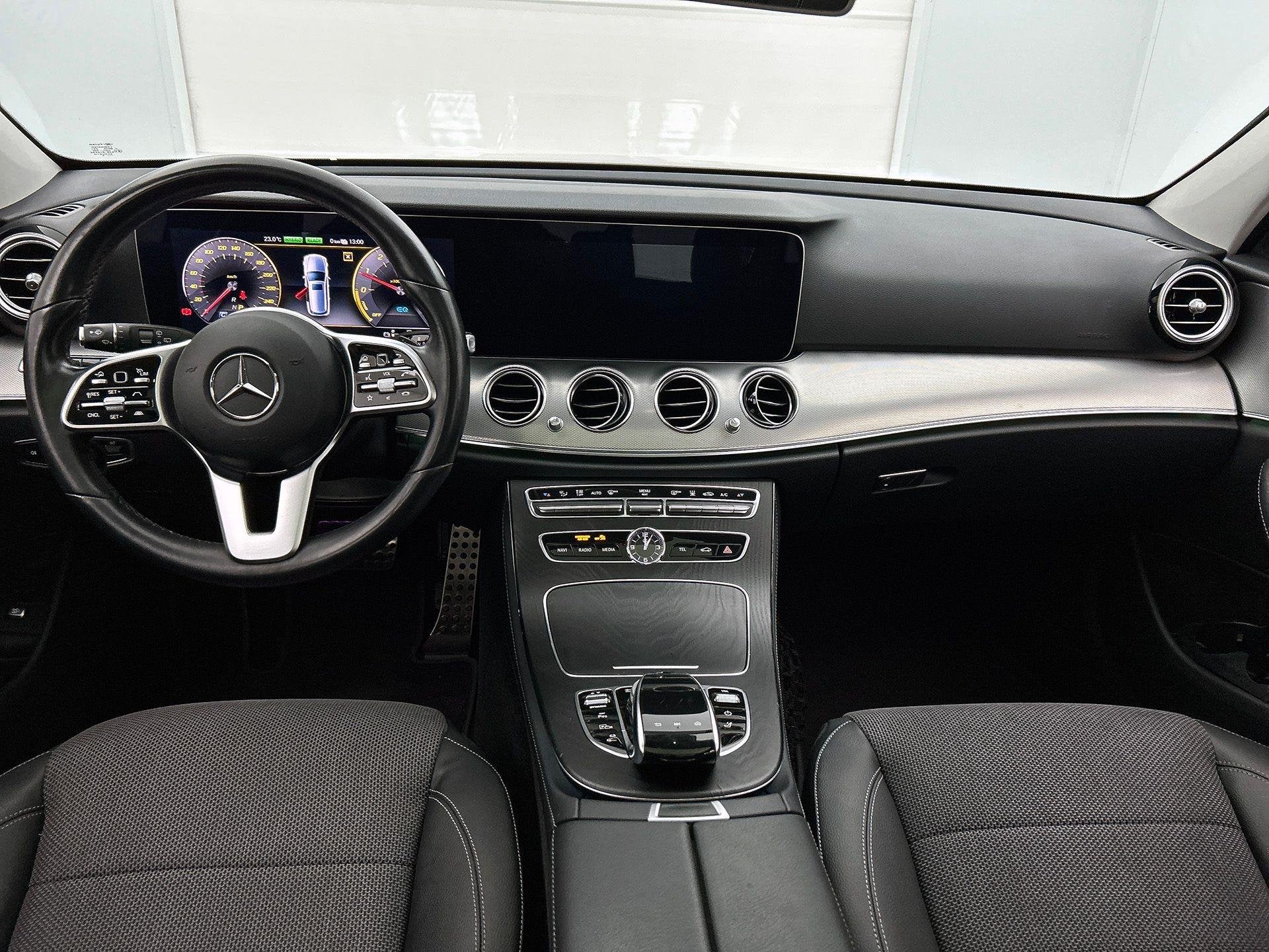 Mercedes-Benz E-klasse 300 DE Break Luxury Line | Panoramisc, Auto's, Mercedes-Benz, Automaat, Dealer onderhouden, Leder en Stof