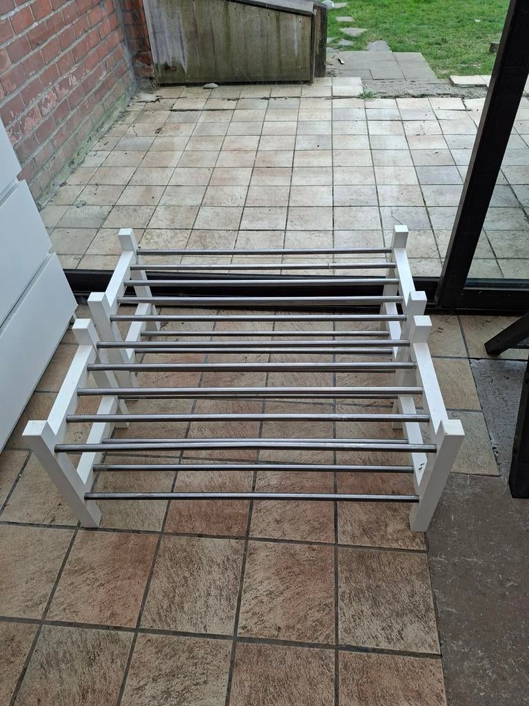 2 schoenrekjes IKEA, Enlèvement
