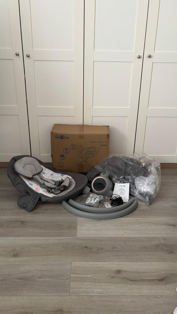 Bébé2Luxe Alpha elektrisch wipstoel/schommel, Kinderen en Baby's, Wipstoeltjes, Schommelstoel, Nieuw, Met gordel(s) of riempje(s)