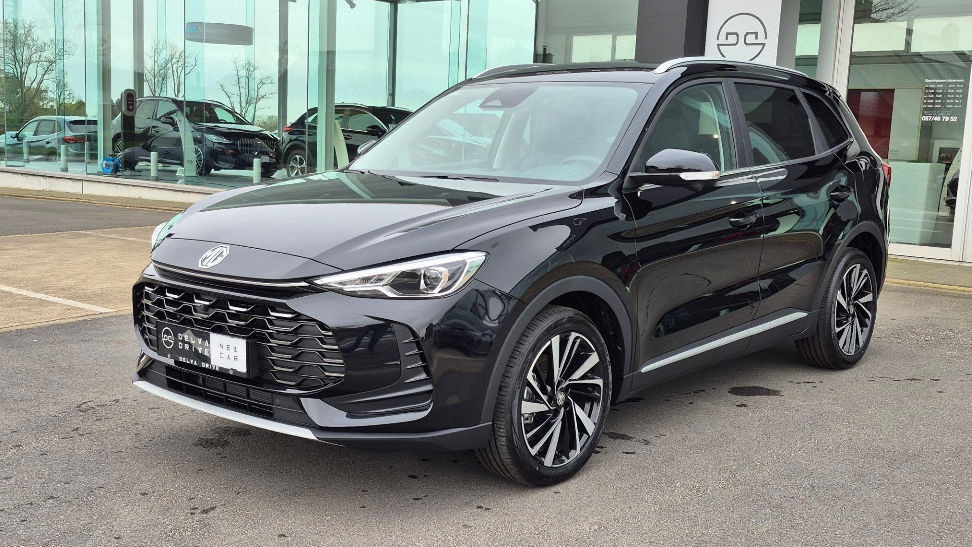 MG ZS 1.5 Hybrid+ Luxury  NEUF ! (automatique), Autos, Entreprise, ZS, Noir, https://public.car-pass.be/vhr/1aac19ce-4fec-4df3-9dd8-5cf04b0b1716