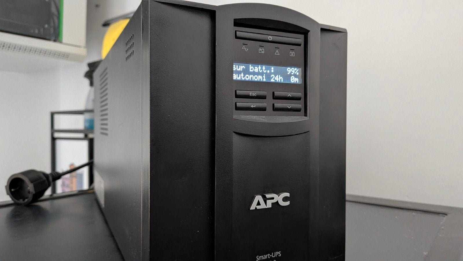 Onduleur APC Smart UPS 1500VA, Informatique & Logiciels, Alimentations de secours (UPS)