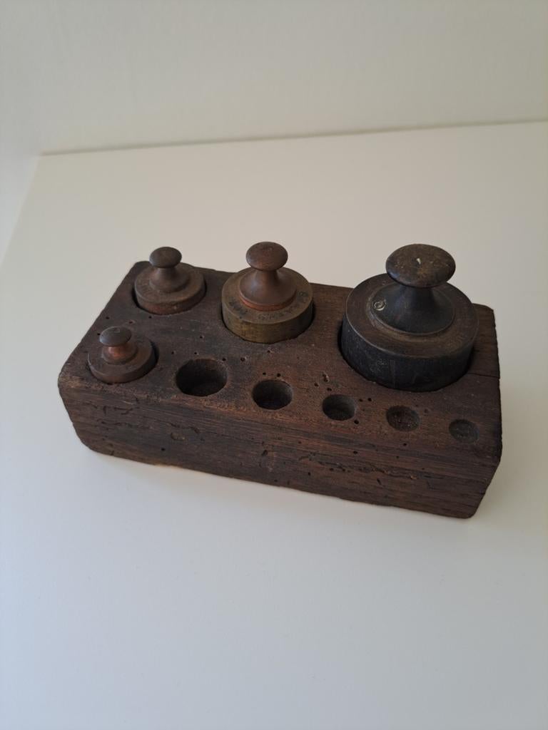 Oude messing balansgewichten in originele houder/ apotheker, Antiek en Kunst, Antiek | Brons en Koper, Ophalen of Verzenden