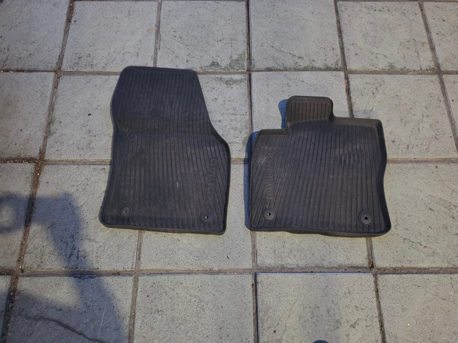 tapis de sol caoutchouc skoda kodiak 2017 a 2022, Enlèvement