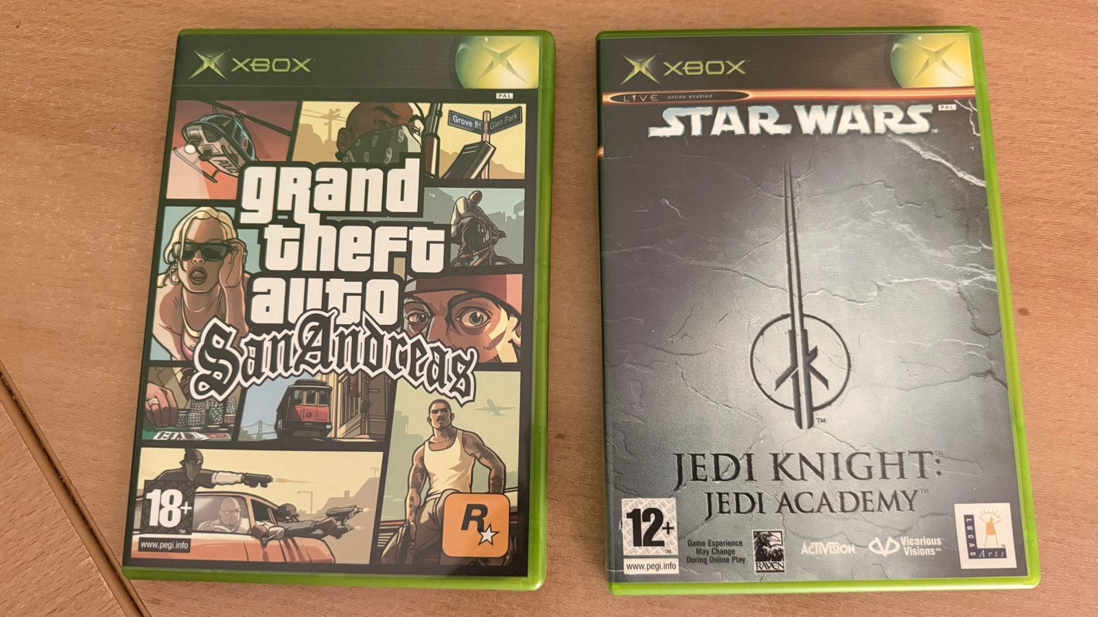 Jedi knight academy / GTA San Andreas, Games en Spelcomputers, Ophalen of Verzenden, Zo goed als nieuw