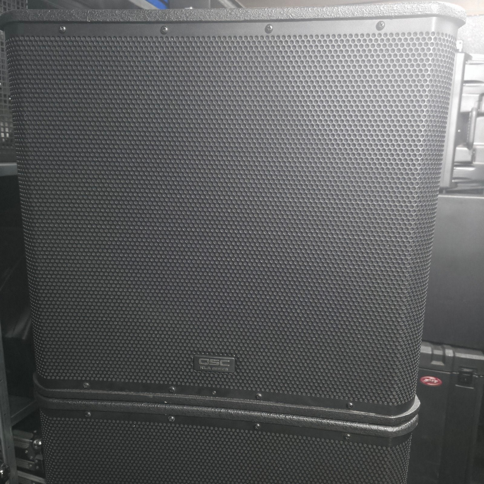 Caisson de basses actif QSC KLA181 18 pouces 1000 watts, TV, Hi-fi & Vidéo, Enlèvement ou Envoi, Subwoofer