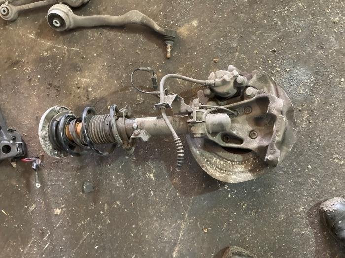 Barre amortisseur avant droit d'un BMW 3-Serie, -, 3 mois de garantie, Utilisé, -