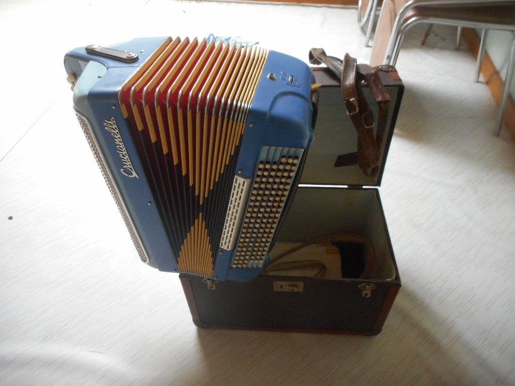 accordéon crucianelli brevis, Musique & Instruments, Autres marques, Avec valise, Enlèvement, Utilisé