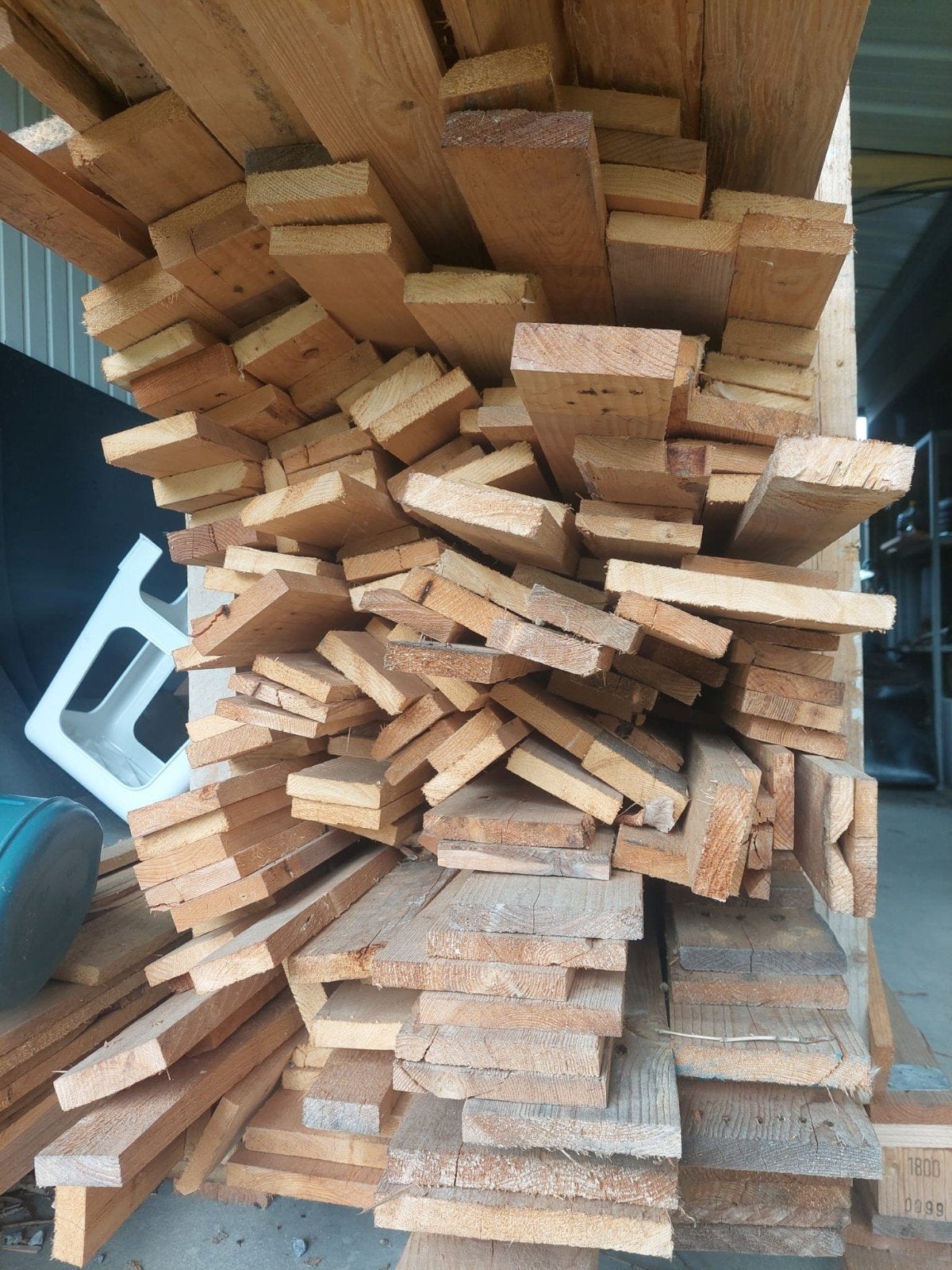 Lot houten planken, Ophalen