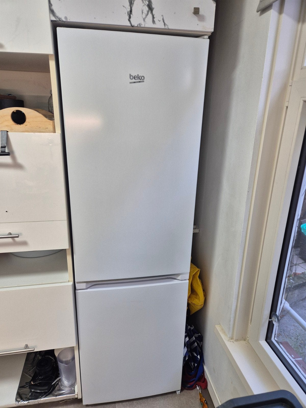 nieuwe  beko koelkast   een week oud  met 2 jaar garantie, Elektronische apparatuur, Koelkasten en IJskasten, Ophalen, 150 tot 200 liter
