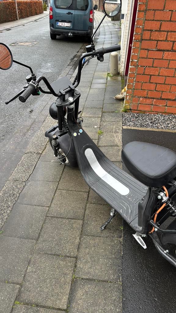 Elektrische scooter, Fietsen en Brommers, Elektrische fietsen, Ophalen, Zo goed als nieuw, 50 km per accu of meer, Overige merken
