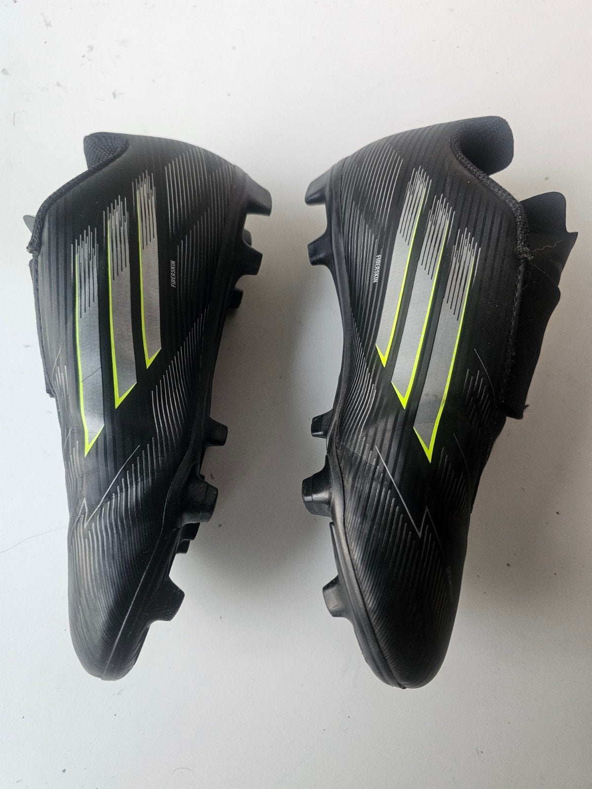 ADIDAS Performance F50 Club unisex Velcro Junior voetbalsch, Adidas, Verzenden, Zo goed als nieuw, Jongen of Meisje