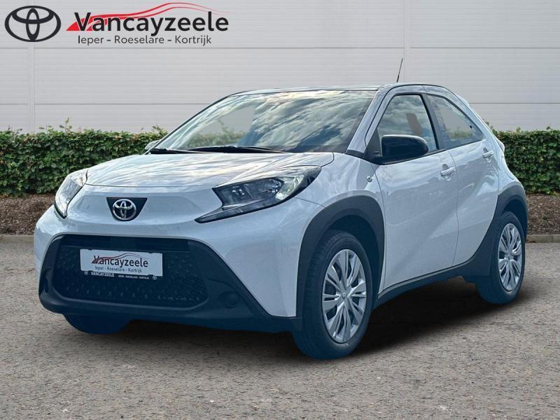 Toyota Aygo X play+cam+DAB+applecarplay&andr, Auto's, Toyota, Automaat, 72 pk, Wit, 5 deurs