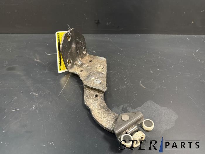 Roulette porte coulissante droite d'un Mercedes Vito (744), 3 mois de garantie, Utilisé, -, -