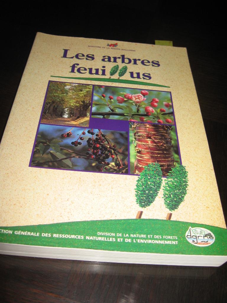 Les arbres feuillus et quelques arbustes., Enlèvement ou Envoi, Comme neuf, Jean-Claude Baudouin