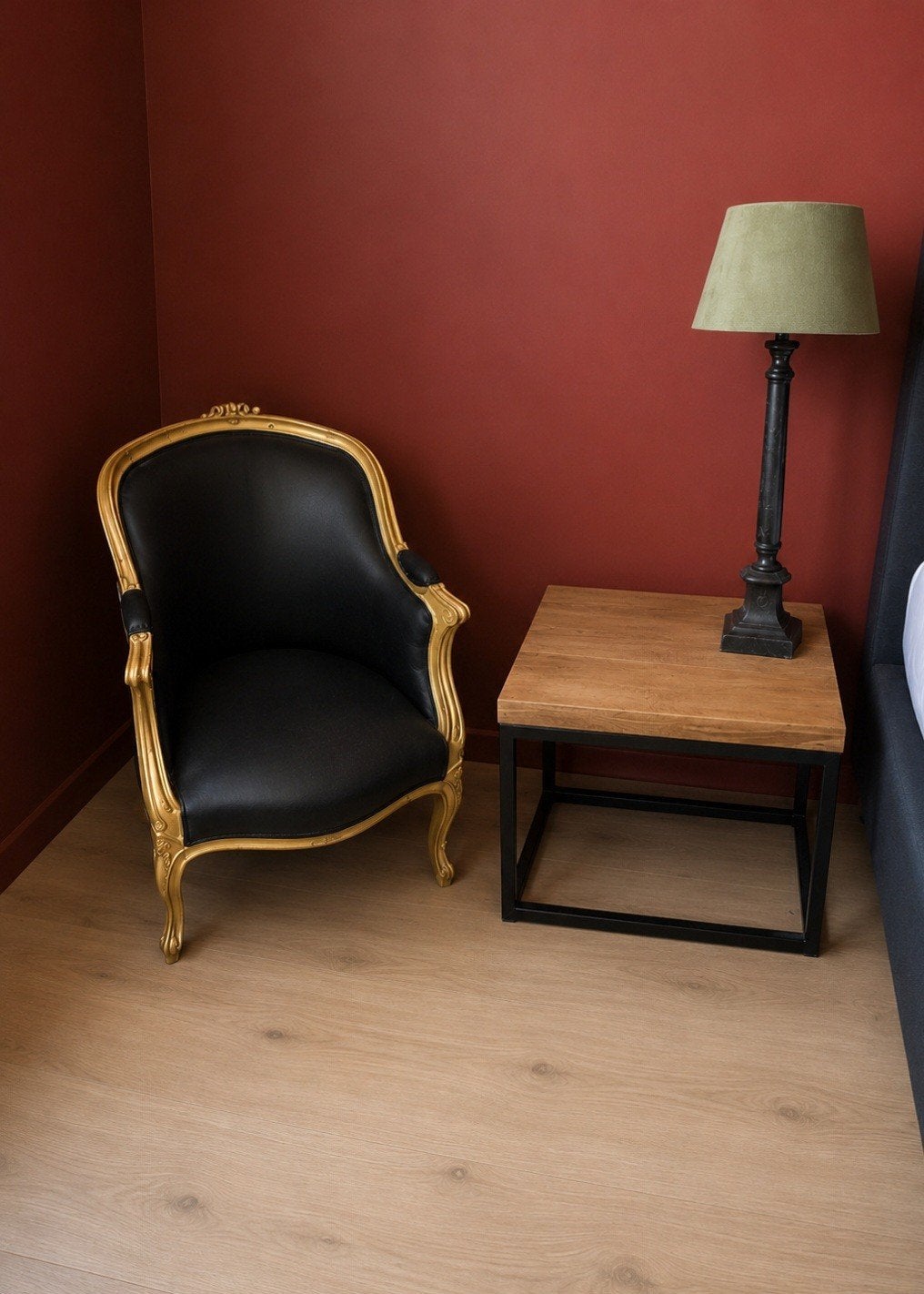 Table de chevet en bois dur avec cadre noir, Enlèvement