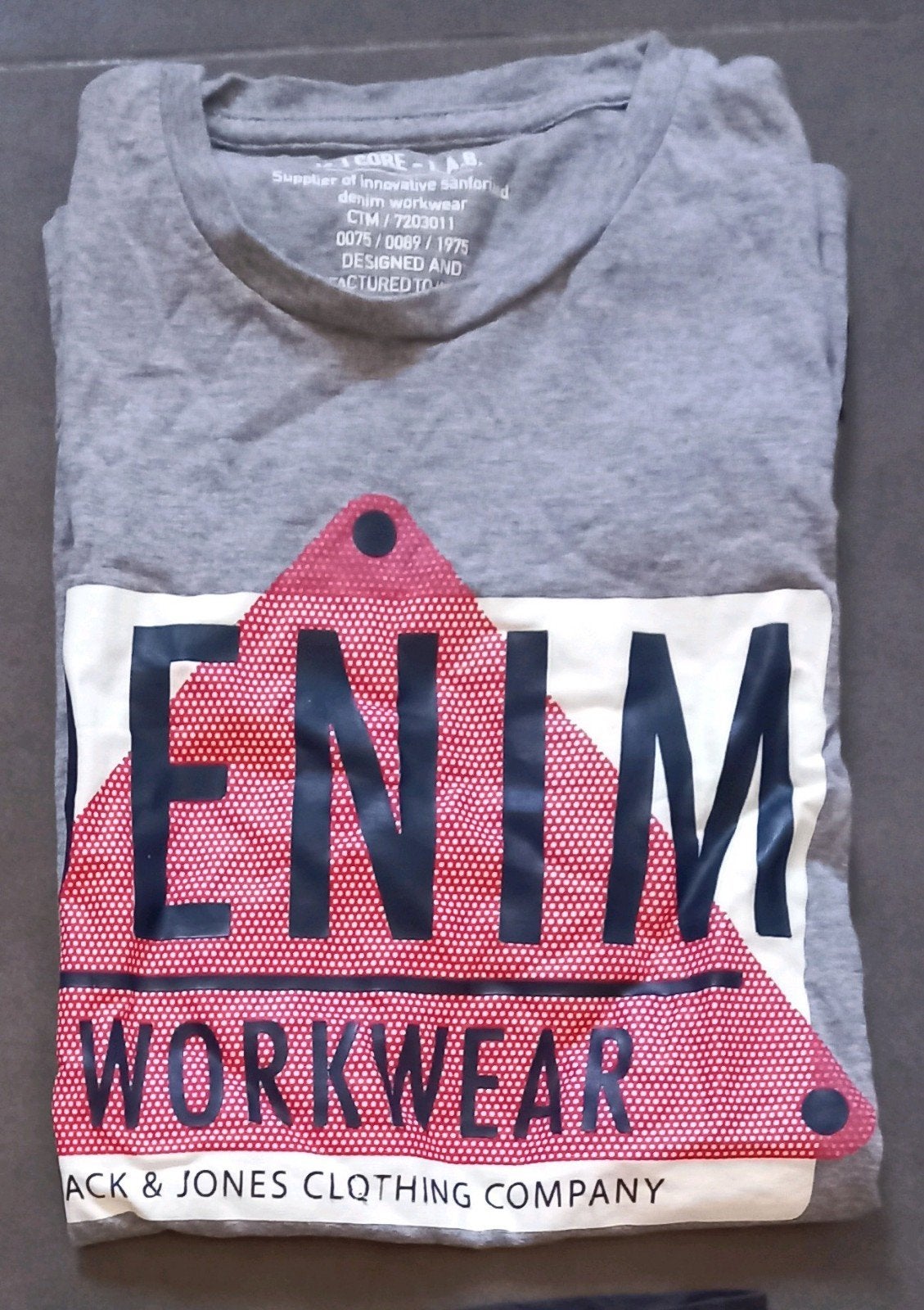 T-shirt - taille 176 -> 2€, Enfants & Bébés, Garçon, Chemise ou À manches longues, Comme neuf, Enlèvement