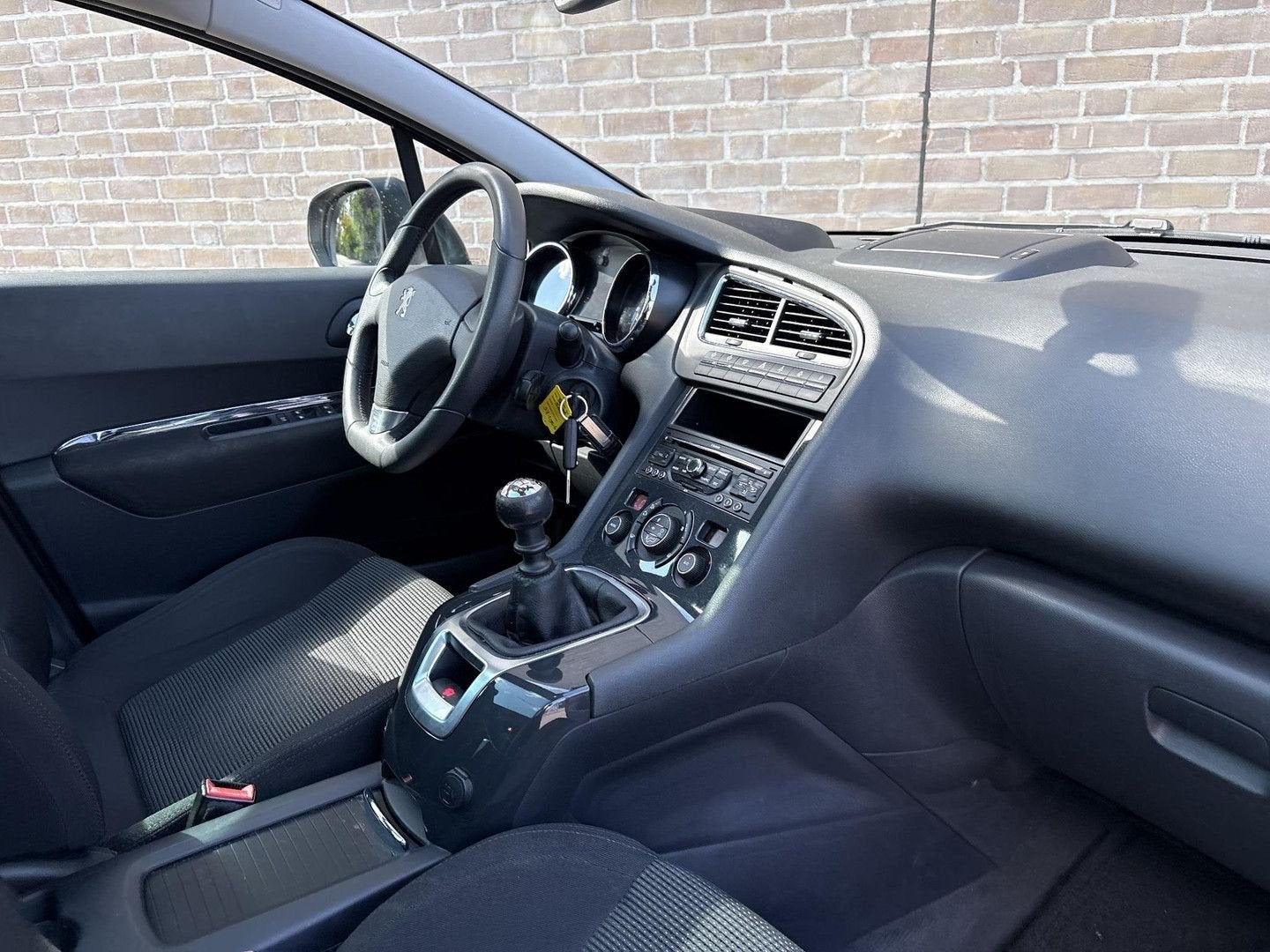 Peugeot 5008 1.6 THP Blue Lease Executive 7p. | Pano | Navi, Auto's, Monovolume, Parkeersensor, Handgeschakeld, Zilver of Grijs