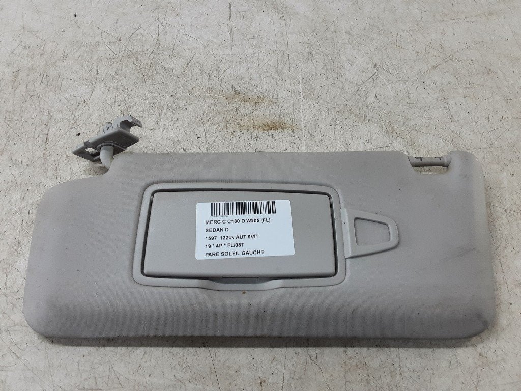 ZONNEKLEP LINKS Mercedes-Benz C (W205) (01-2013/06-2021), Gebruikt, Mercedes-Benz, Mevr. I. Hauben, Rue de l'Espoir 34 34
4030  GRIVEGNÉE, BE