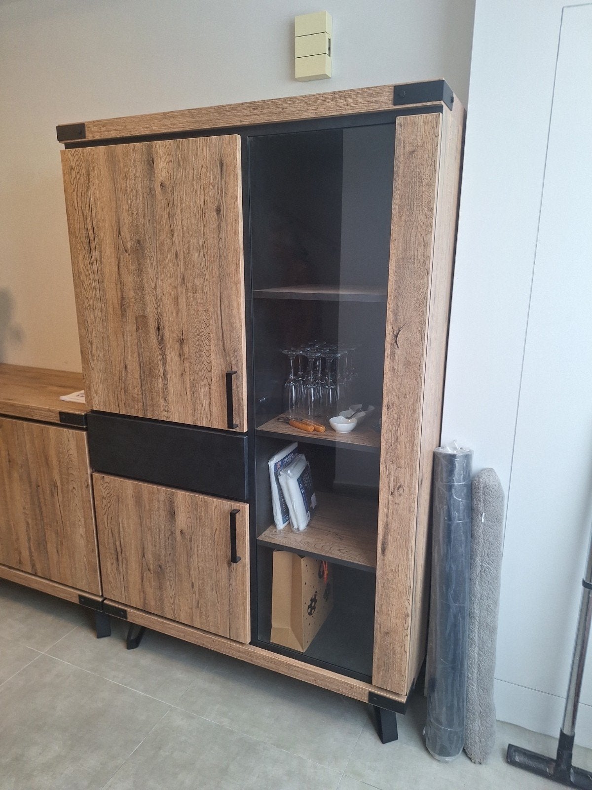 Meubelenset – alles moet weg – goede staat - modern, Antiek en Kunst, Ophalen