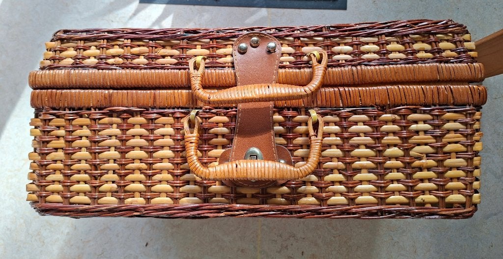 PICKNICKMAND, mooi, nooit gebruikt, 1 tas beschadigd, ...., Hobby en Vrije tijd, Ophalen, Zo goed als nieuw